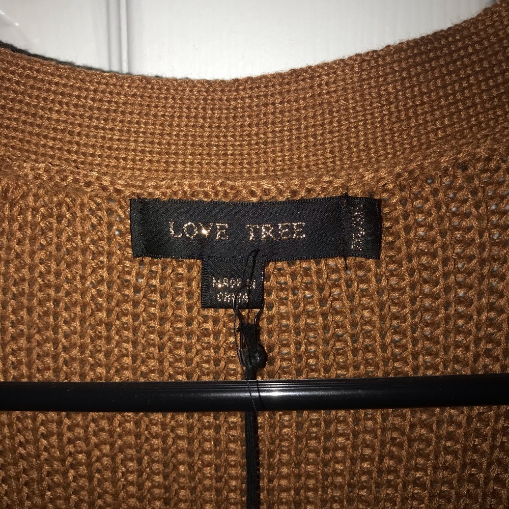 sweater - Picture 2 of 2